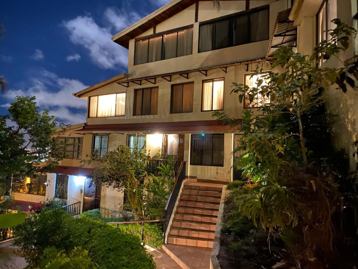 Casa Reflejos City View San José Esterno foto